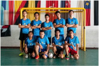 Photo-Football-Team small